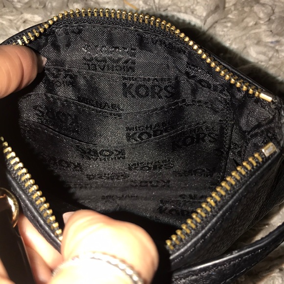 Micheal Kors wallet - Picture 3 of 4